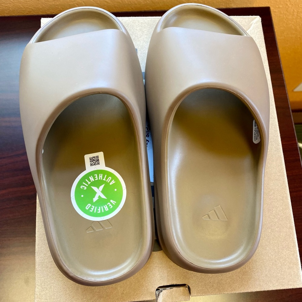 🔥Yeezy slides🔥